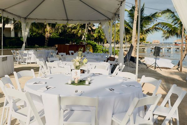 Sandy-Point-Resorts-Wedding-Dinner-Beach