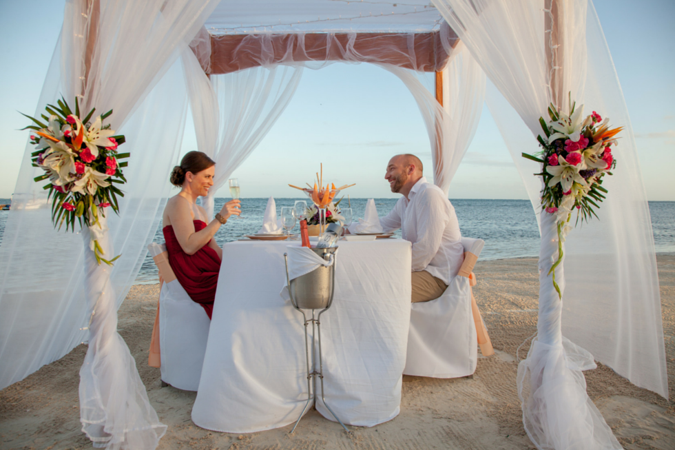 Romantic Dinner by the Reef