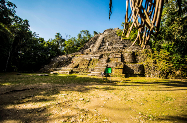 Belize Lamanai ruin