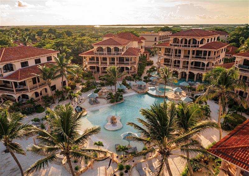 Coco Beach Resort pool and grounds