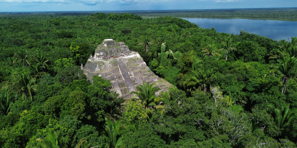 Lamanai Belize: A Complete Guide to the Ancient Maya City